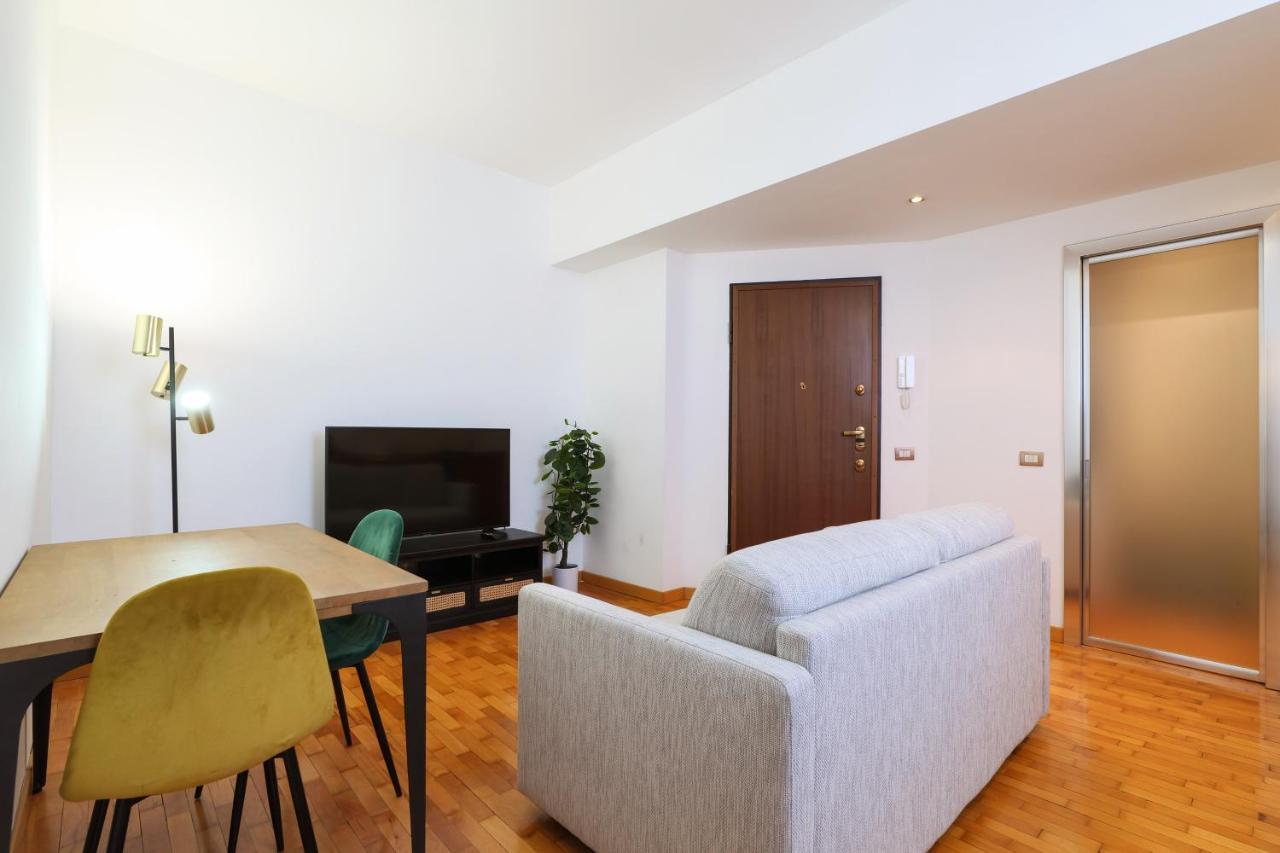 Duomo Luxury Apartment VIII Milan Exterior photo
